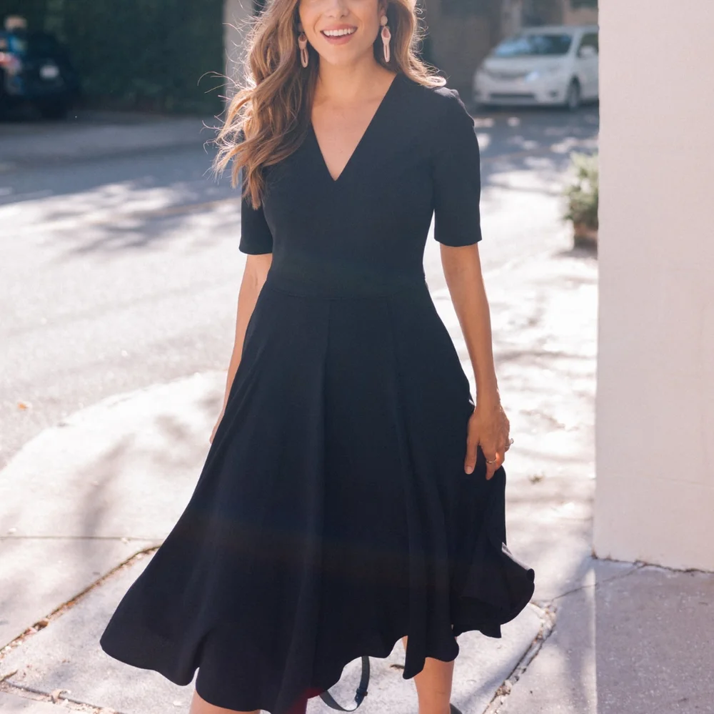 Gal Meets Glam Edith City‎ Crepe Fit & Flare Classic Black Midi Dress Size 6